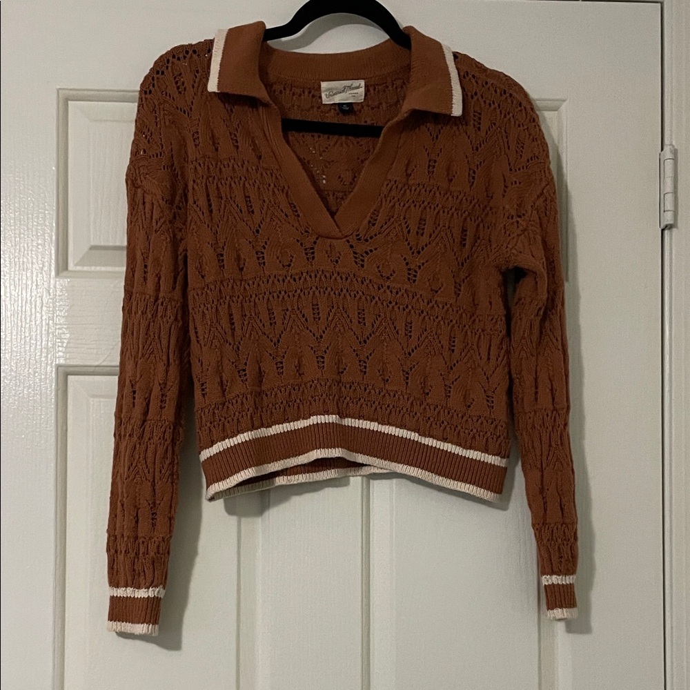 Universal Thread V-Neck Sweater in Rust